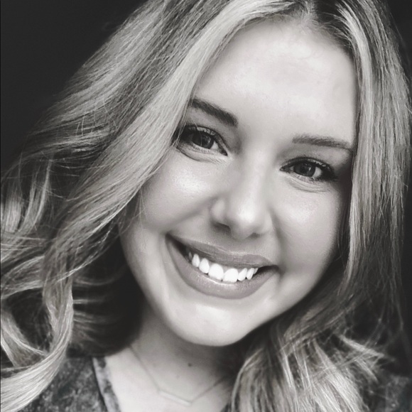 Meet your Posher, Erika - Picture 1 of 1